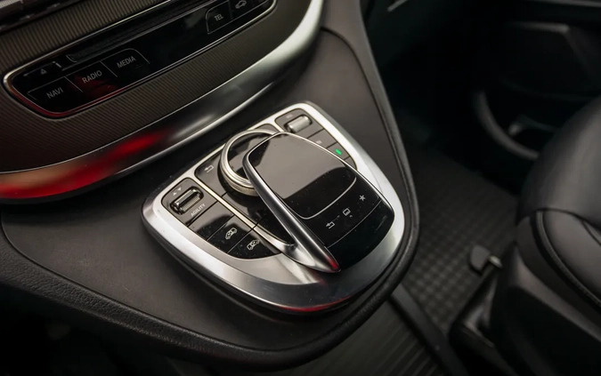 Mercedes-Benz Klasa V cena 165900 przebieg: 190000, rok produkcji 2015 z Złoty Stok małe 781